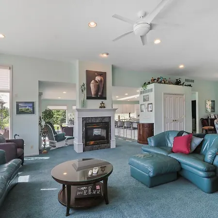 Villa Ridgeline Retreat